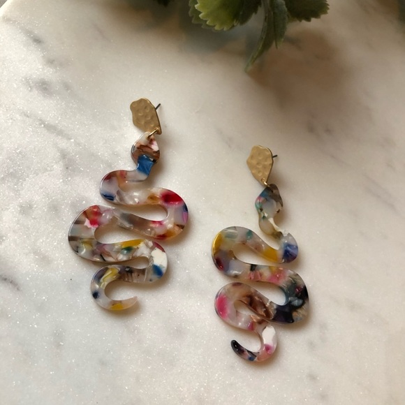 The Ginger - Colorful Acrylic Snake Earrings - Picture 4 of 5